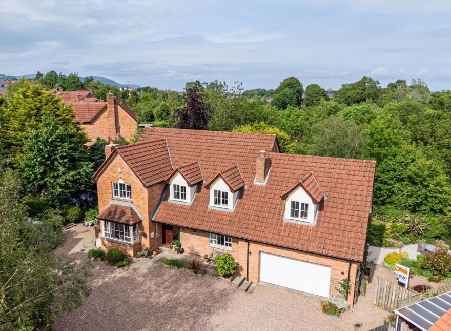 16 Thornhill Gardens, Lisburn, BT28 3EQ