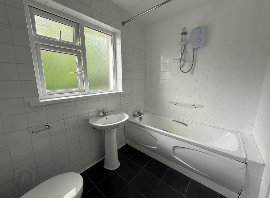 38 Kintullagh Park, Ballymena, BT43 5HP