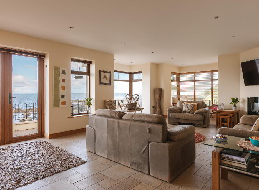 34 Strand Road, Portstewart, BT55 7LU photo 4