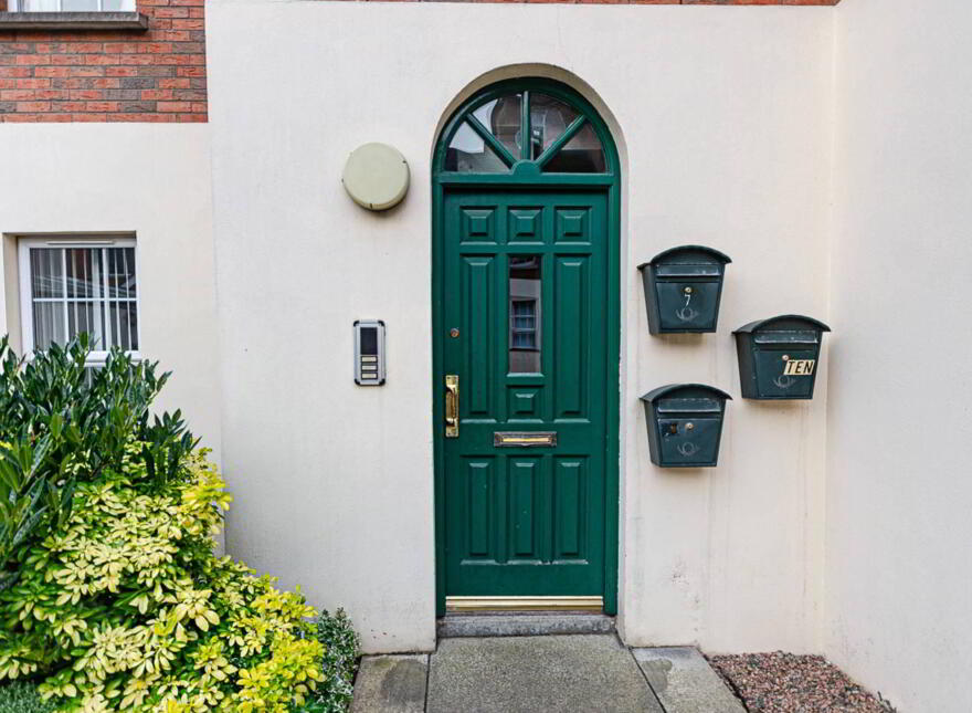 10 Pipers Field, Dundonald, Belfast, BT16 2AB
