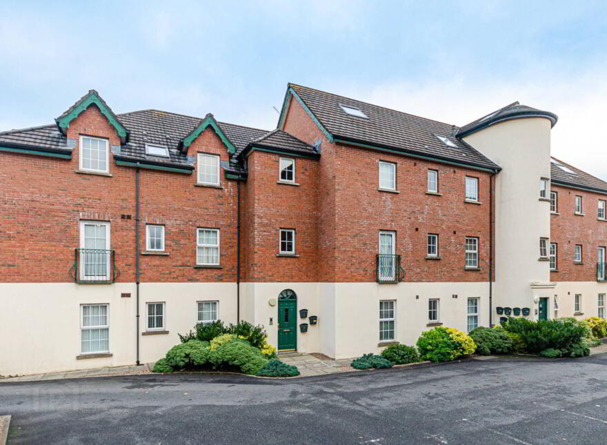 10 Pipers Field, Dundonald, Belfast, BT16 2AB