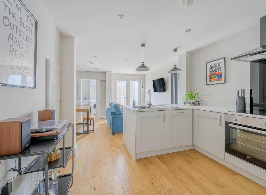 31 Oakland Avenue, Belfast, BT4 3BW