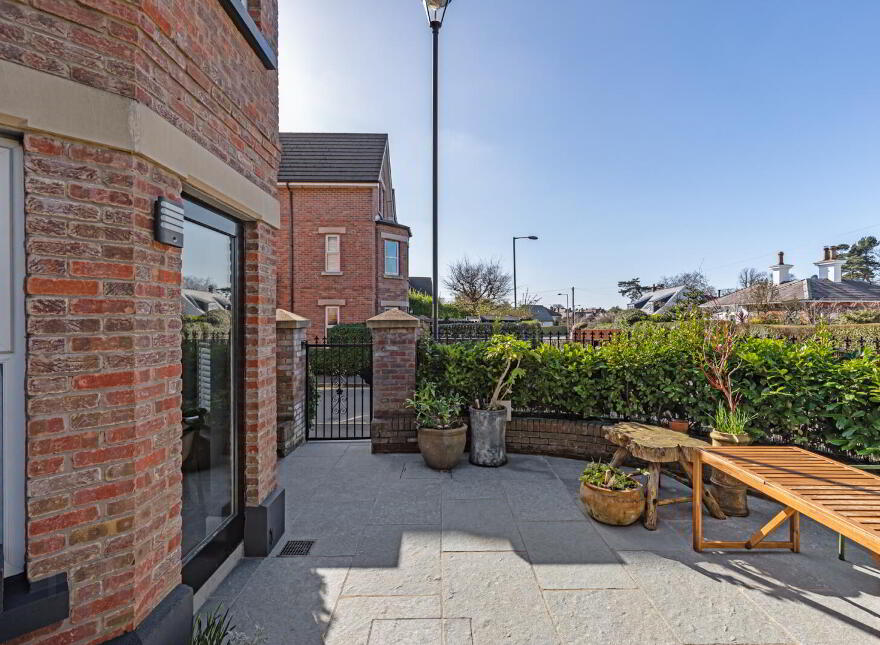 2 Strathearn Lane, Belfast, BT4 2BT