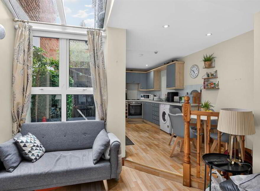 3 Sandhurst Gardens, Stranmillis, Belfast, BT9 5AW