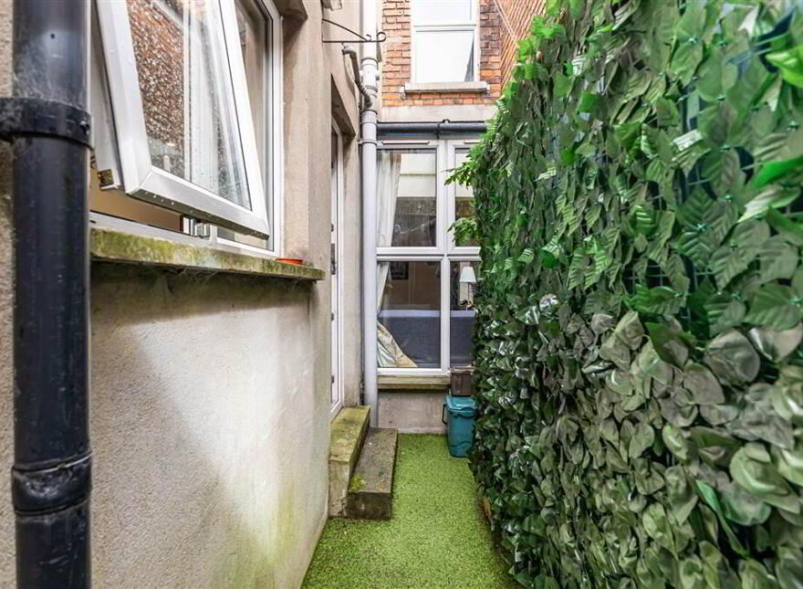 3 Sandhurst Gardens, Stranmillis, Belfast, BT9 5AW