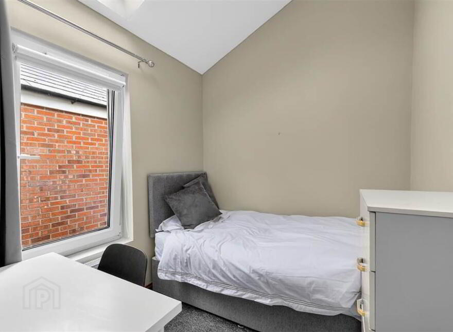 3 Sandhurst Gardens, Stranmillis, Belfast, BT9 5AW