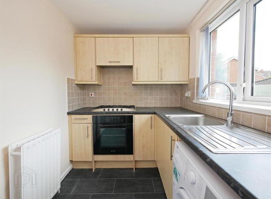 25a Carnbrae Park, Belfast, BT8 6TP
