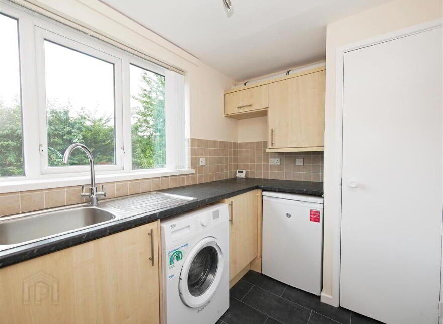 25a Carnbrae Park, Belfast, BT8 6TP
