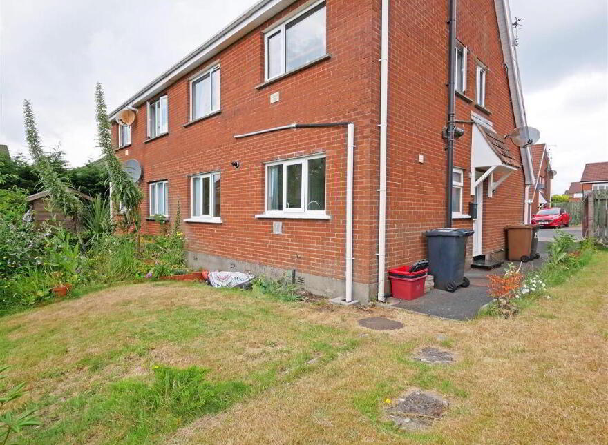 25a Carnbrae Park, Belfast, BT8 6TP