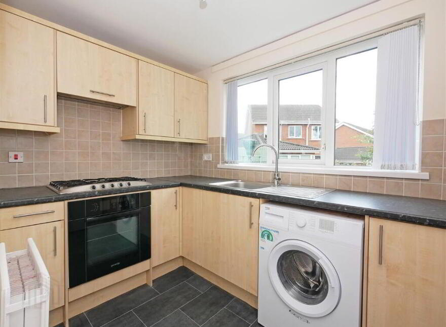 25a Carnbrae Park, Belfast, BT8 6TP