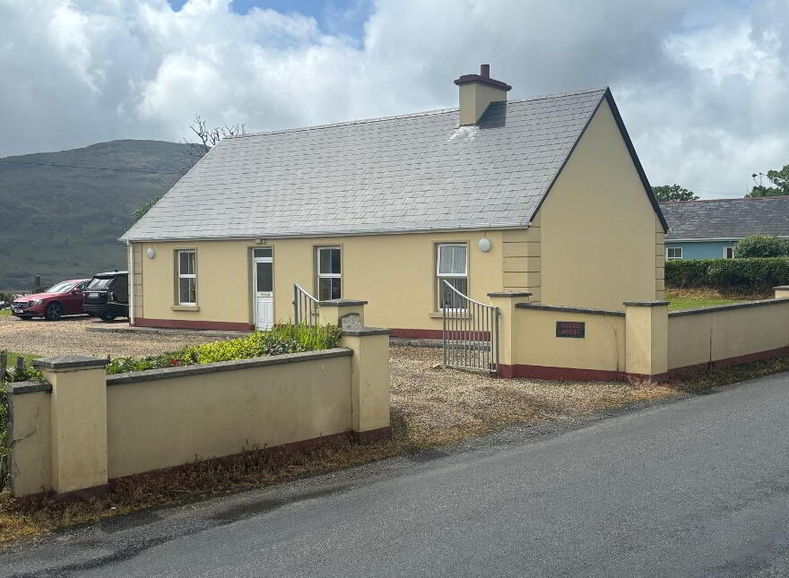 "Walkers Cottage", Crannogbois, Loughros Point, Ardara, F94R6Y8