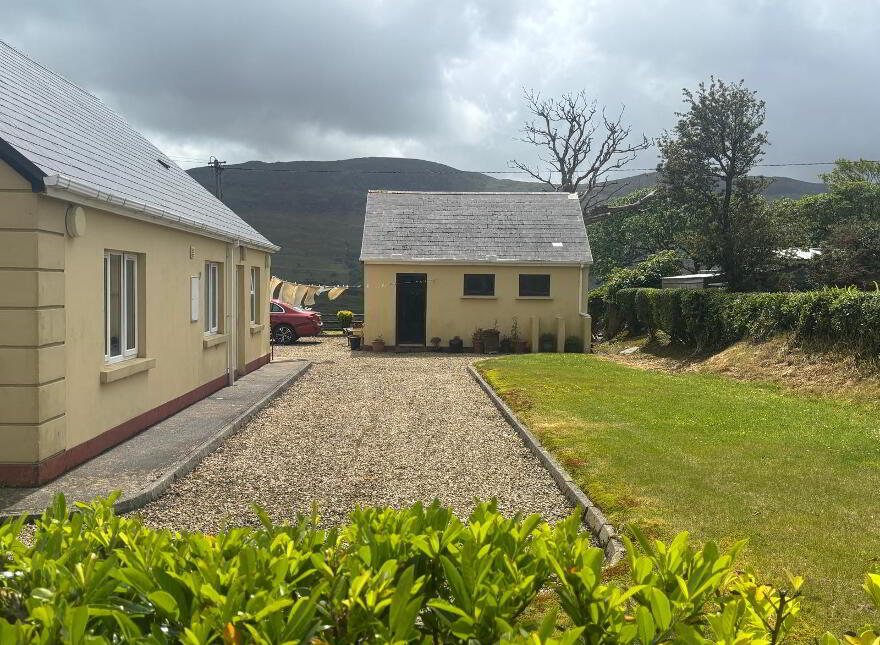"Walkers Cottage", Crannogbois, Loughros Point, Ardara, F94R6Y8