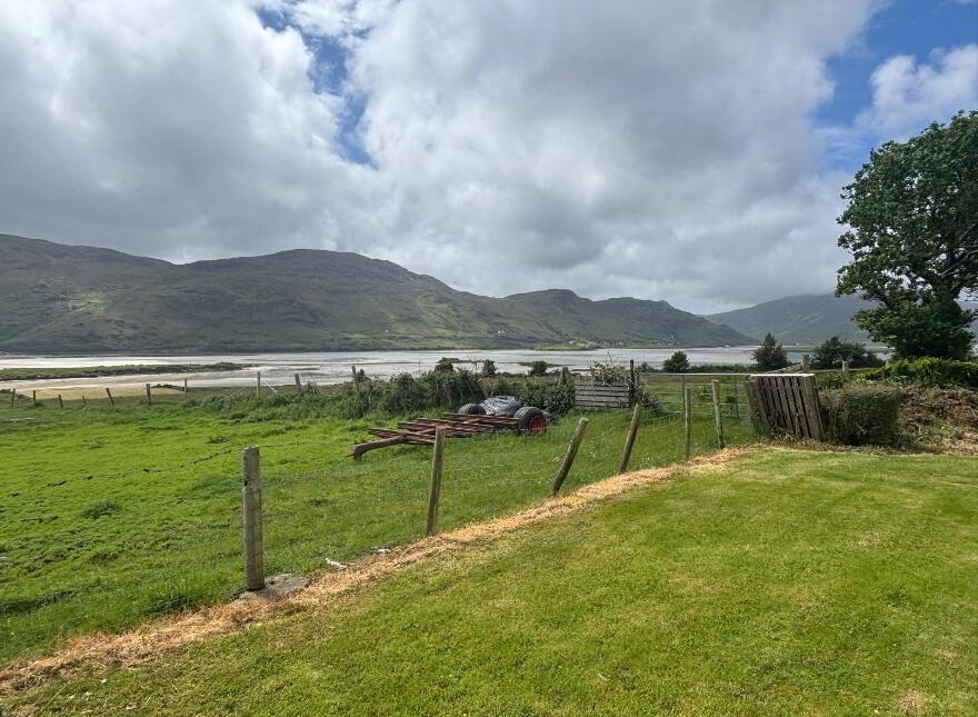 "Walkers Cottage", Crannogbois, Loughros Point, Ardara, F94R6Y8