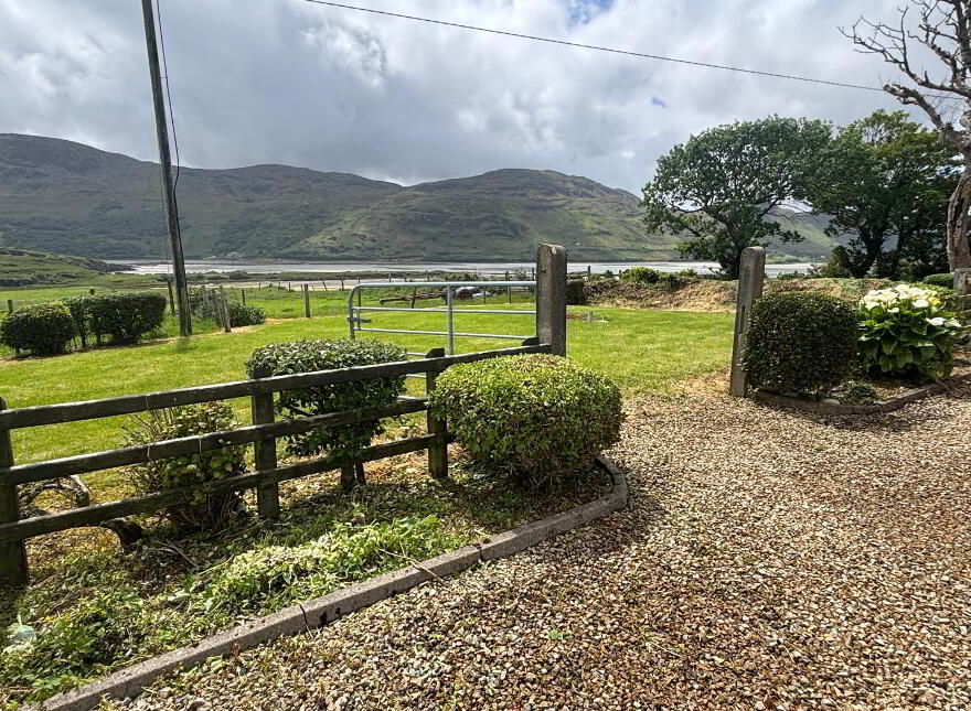 "Walkers Cottage", Crannogbois, Loughros Point, Ardara, F94R6Y8