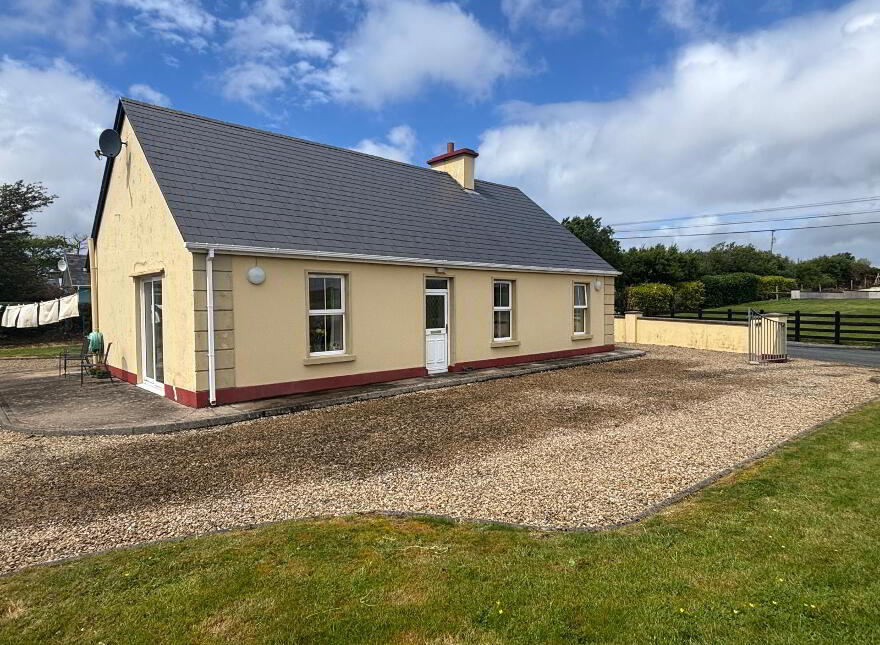 "Walkers Cottage", Crannogbois, Loughros Point, Ardara, F94R6Y8