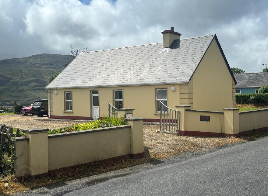 "Walkers Cottage", Crannogbois, Loughros Point, Ardara, F94R6Y8