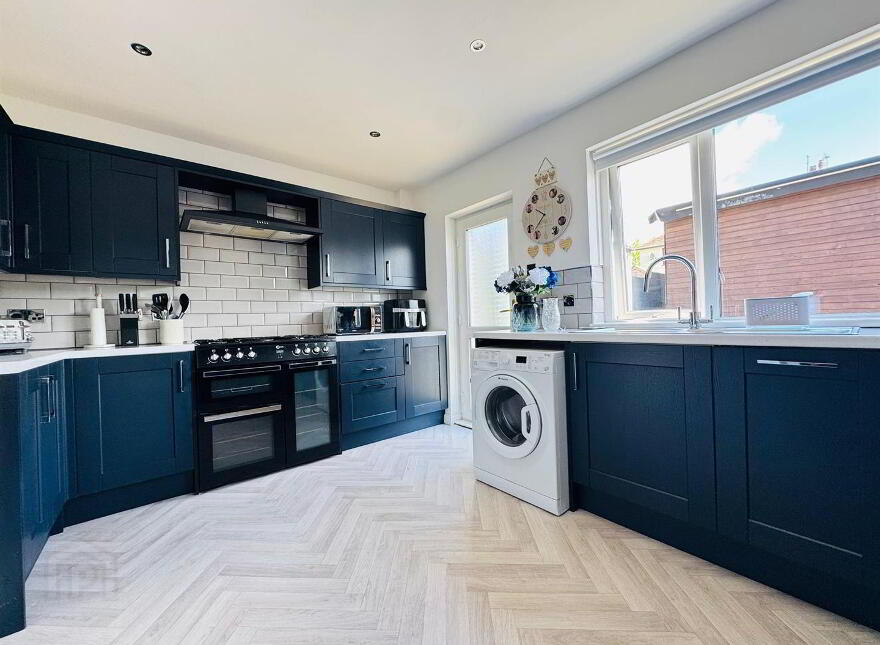 24 Ardgart Place, Rathcoole, Newtownabbey, BT37 9AW