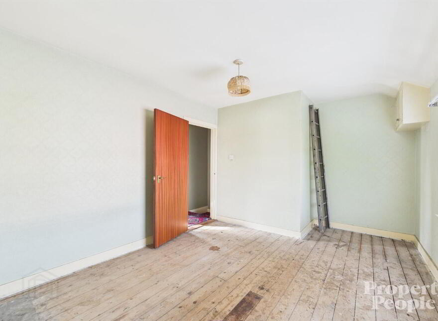 43 Stratford Gardens, Belfast, BT14 7NR
