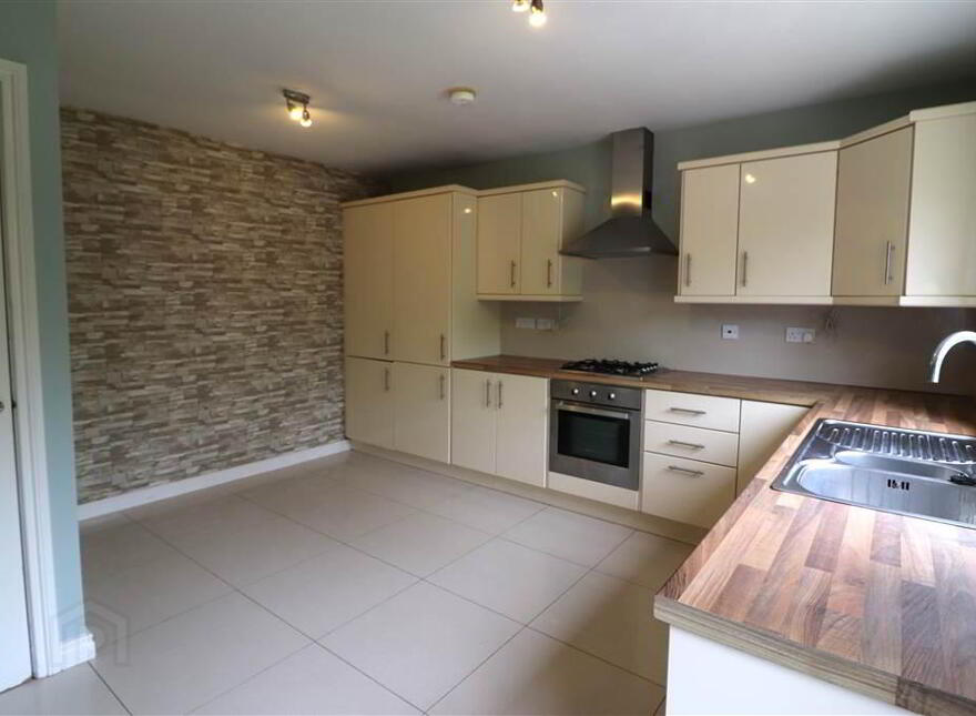 6 Weavers Mews, Ballymacash Road, Lisburn, BT28 3FZ