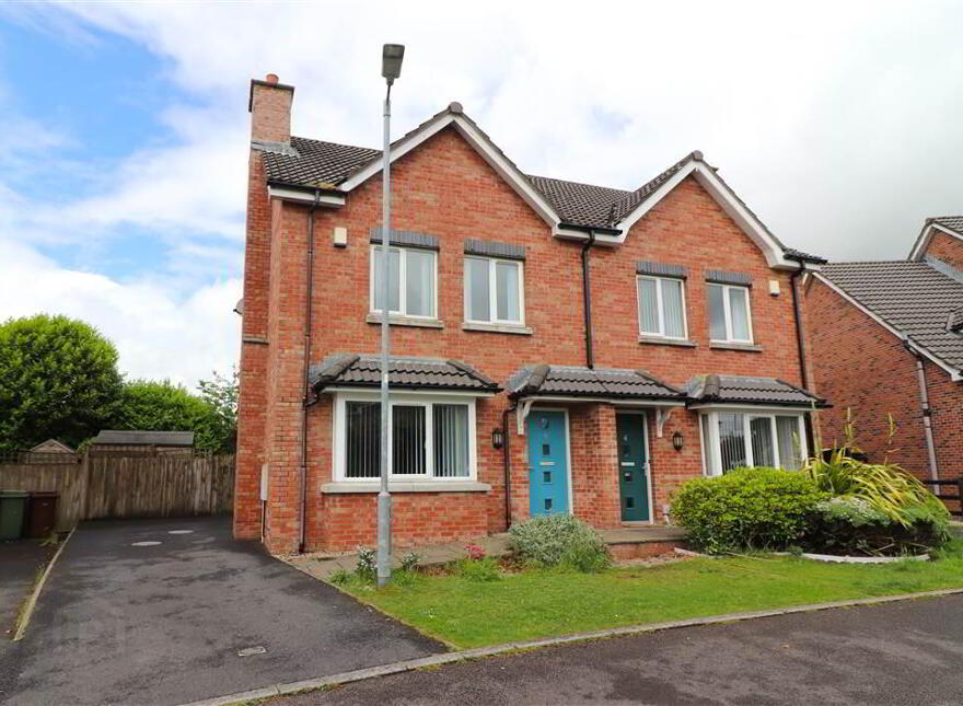 6 Weavers Mews, Ballymacash Road, Lisburn, BT28 3FZ