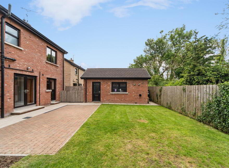 72 Graysfield, Crossgar, Downpatrick, BT30 9HG