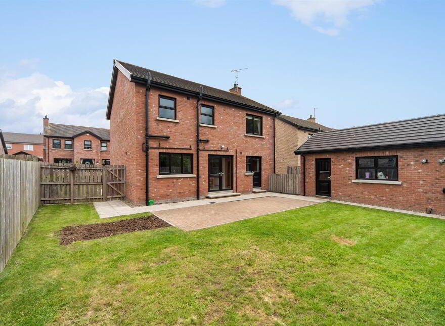 72 Graysfield, Crossgar, Downpatrick, BT30 9HG