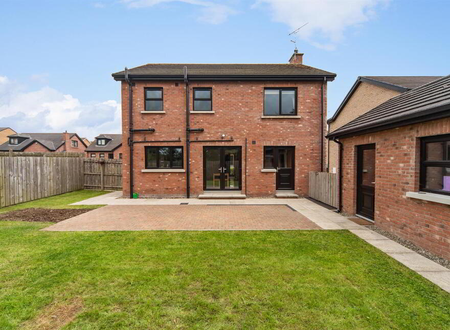 72 Graysfield, Crossgar, Downpatrick, BT30 9HG