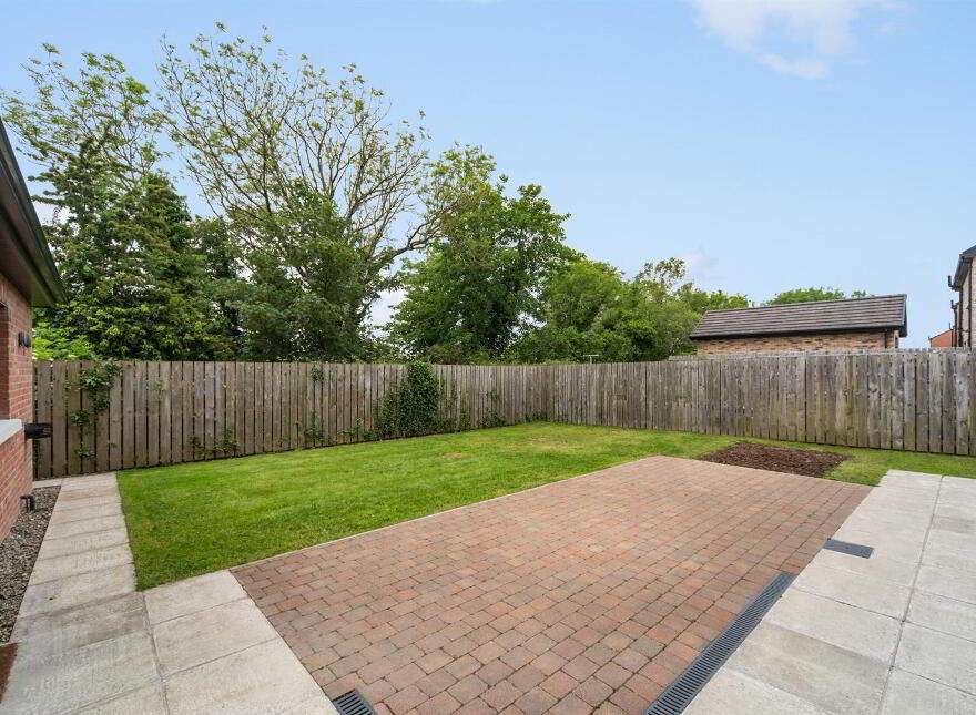 72 Graysfield, Crossgar, Downpatrick, BT30 9HG