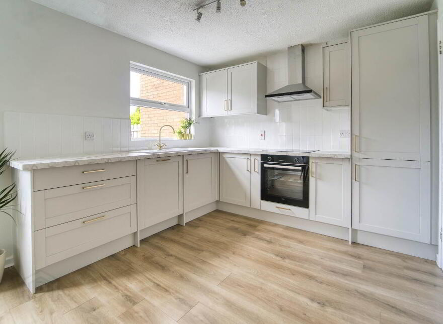 35 Hilden Court, Lisburn, BT27 4YL