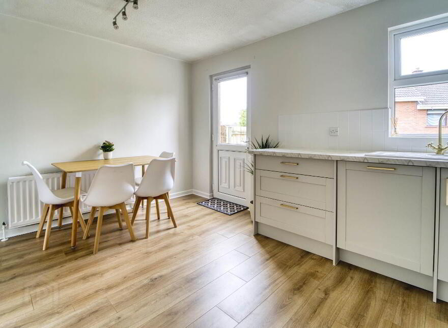 35 Hilden Court, Lisburn, BT27 4YL