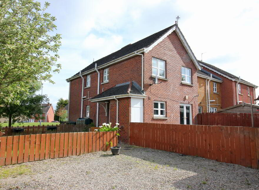 25 Summerhill Green, Banbridge, BT32 3GY