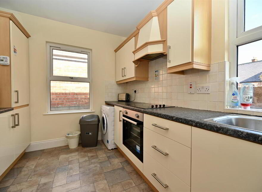 Apt 2, 17 Wellesley Avenue, Belfast, BT9 6DG