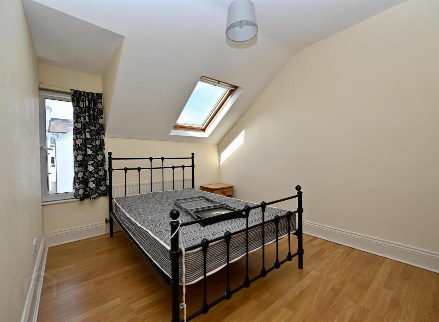 Apt 2, 17 Wellesley Avenue, Belfast, BT9 6DG