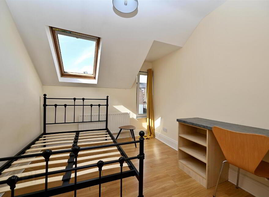 Apt 2, 17 Wellesley Avenue, Belfast, BT9 6DG