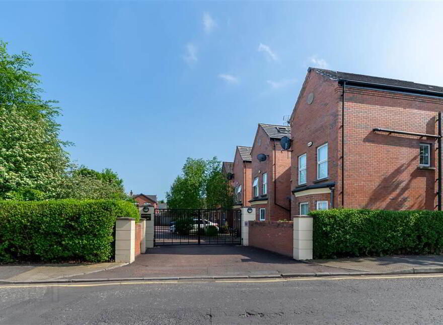 22 Richmond Park, Finaghy, Belfast, BT10 0HB