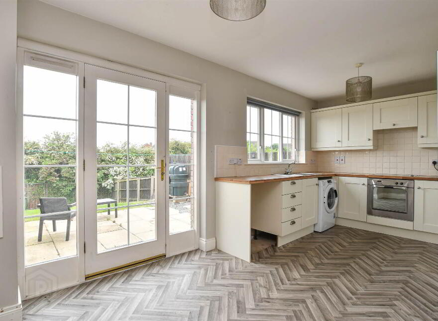 15 Demesne Avenue, Downpatrick, BT30 6UY