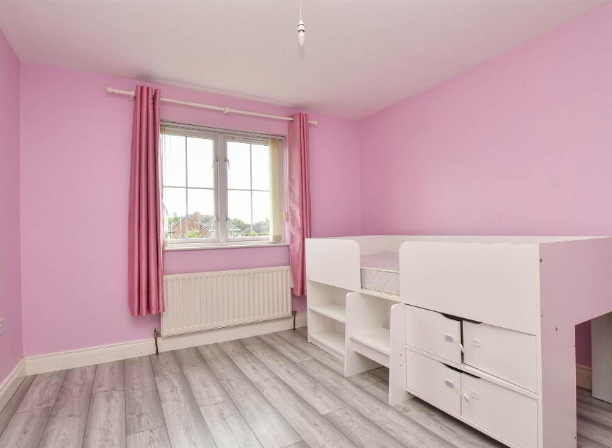 15 Demesne Avenue, Downpatrick, BT30 6UY