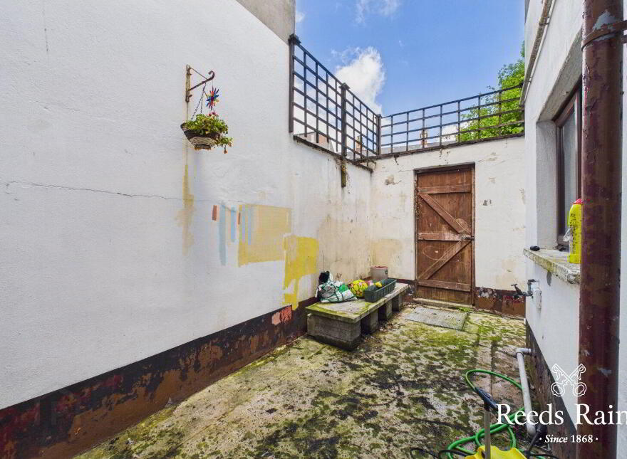 24 Castleton Gardens, Belfast, BT15 3BY