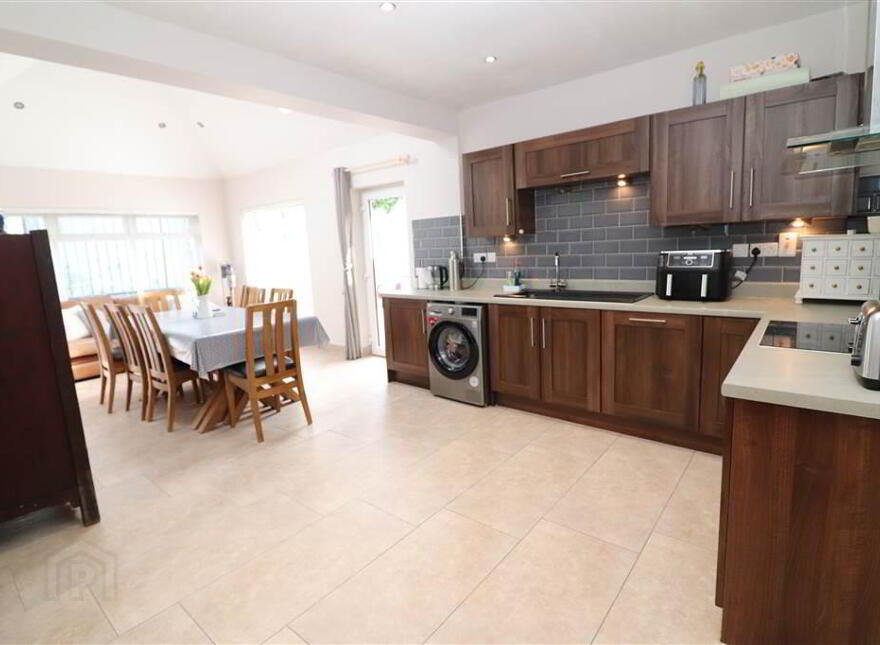 3 Hilden Court, Grand Street, Lisburn, BT27 4YL