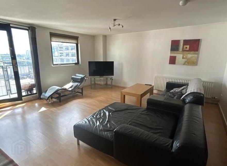 5 Queens Square, Belfast, BT1 3FF