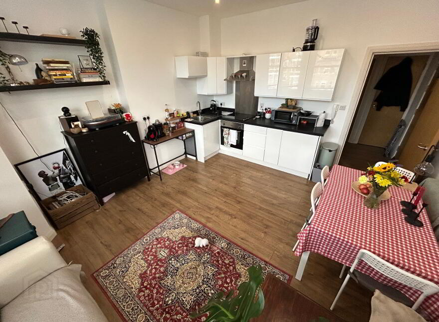 Flat 8, 44 Ulsterville Avenue, Belfast, BT9 7AQ