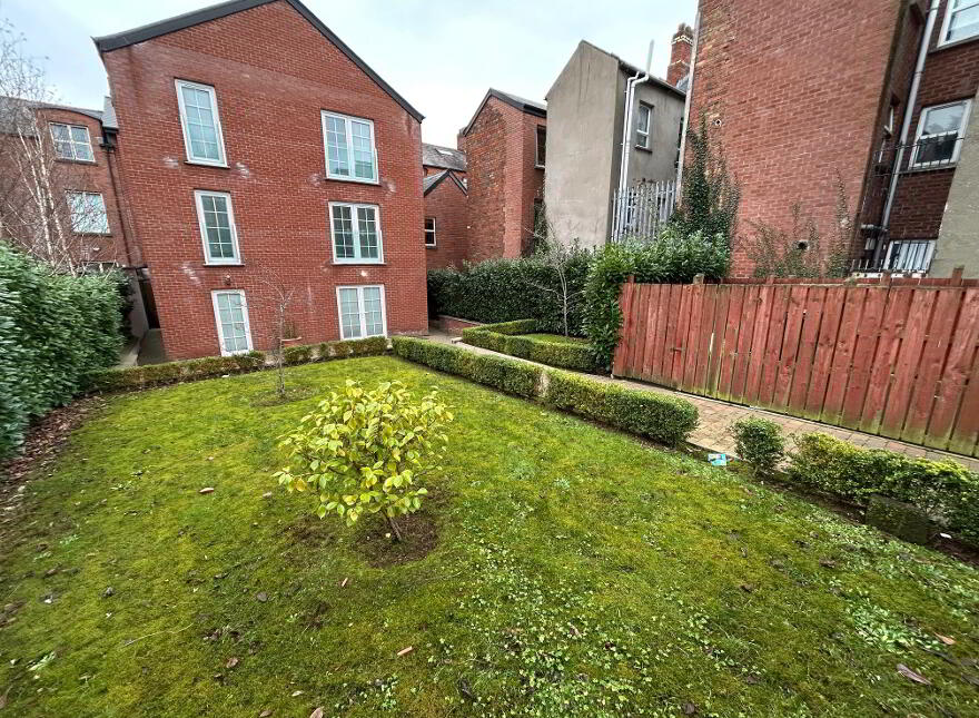 Flat 8, 44 Ulsterville Avenue, Belfast, BT9 7AQ