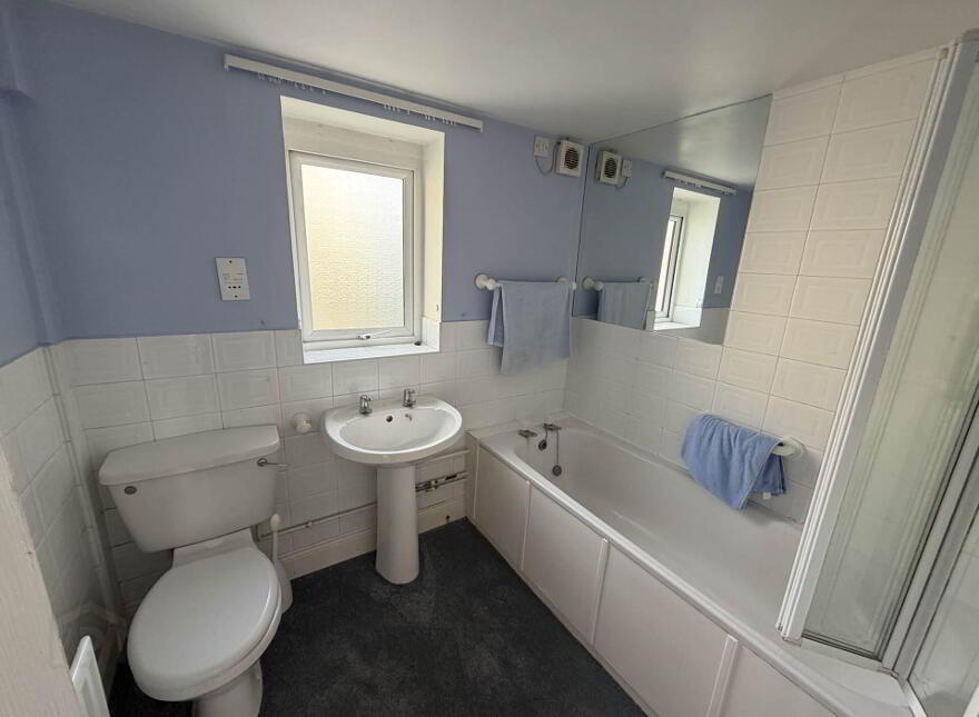 32 Chaine Memorial Road, Larne, BT40 1AD