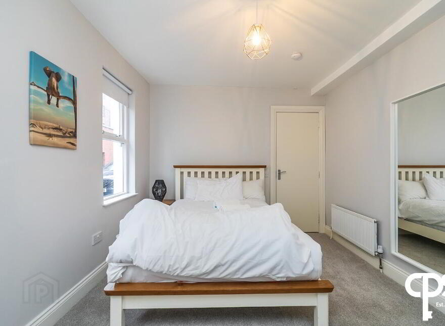 11 College Place North, Belfast, BT1 6BE