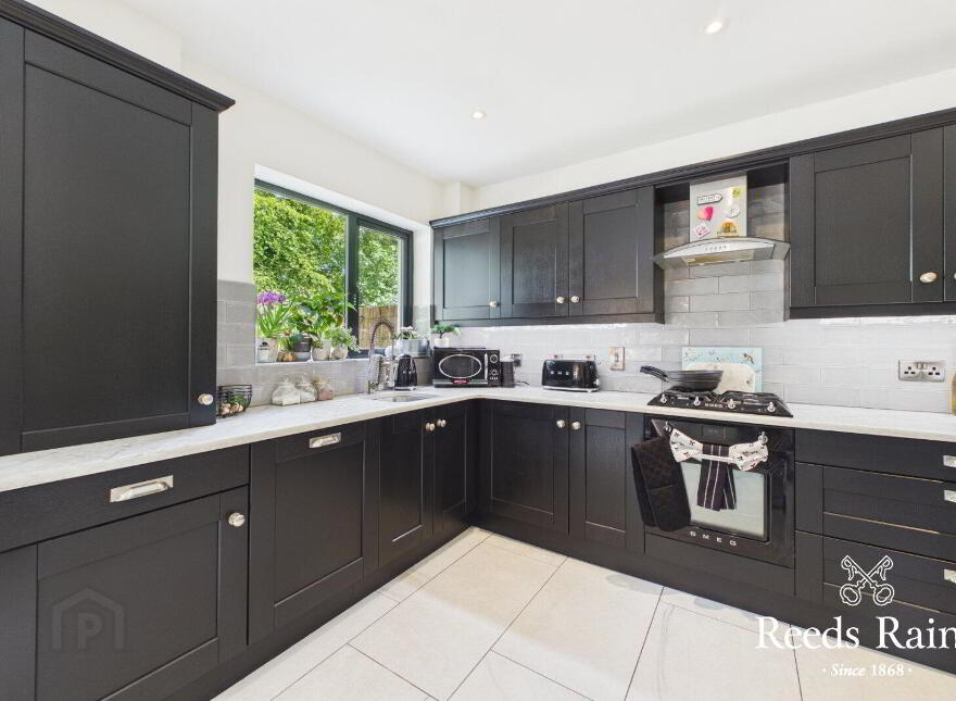 23 Hillcrest Avenue, Bessbrook, Newry, BT35 7FZ