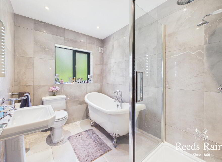 23 Hillcrest Avenue, Bessbrook, Newry, BT35 7FZ