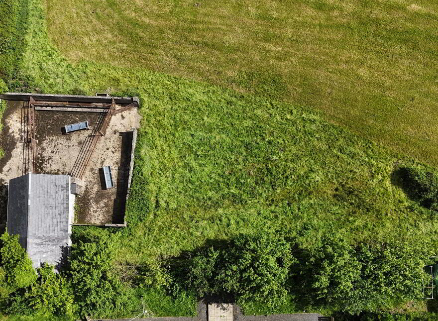 Immediately NE Of, 7 Bann Road, Poyntzpass, Newry, BT35 6QZ