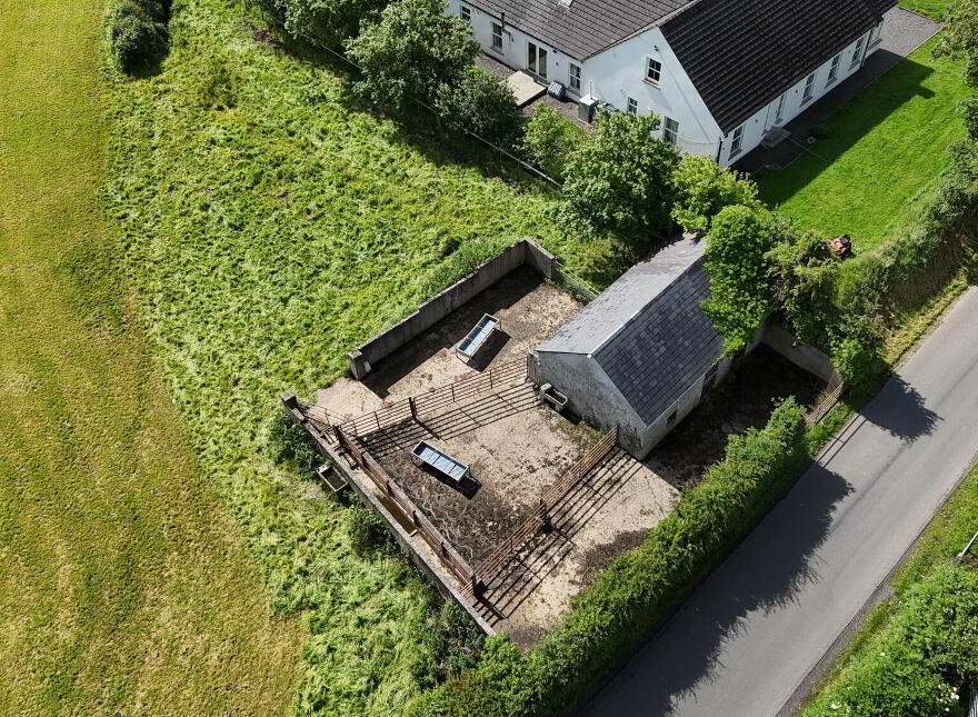 Immediately NE Of, 7 Bann Road, Poyntzpass, Newry, BT35 6QZ