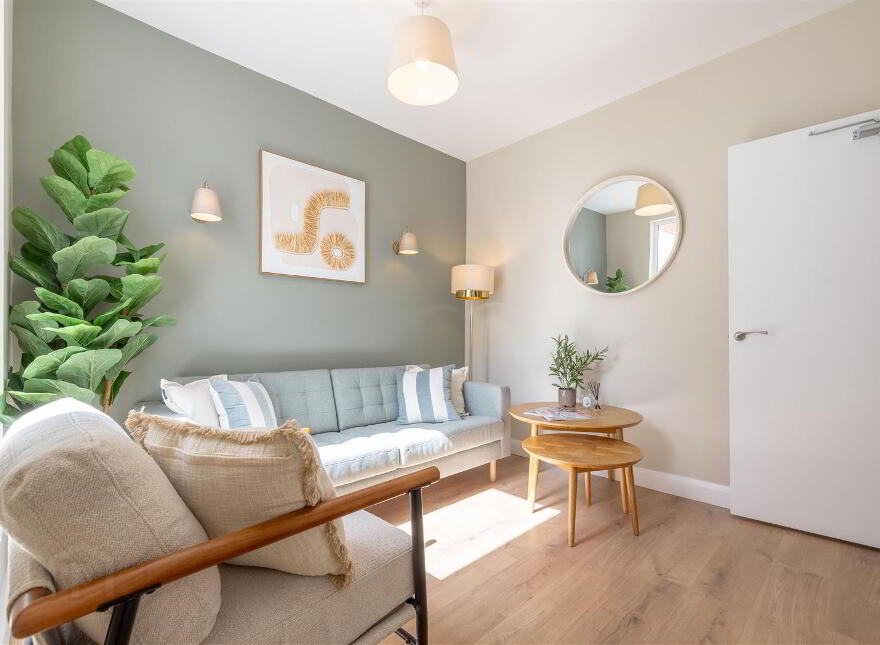 Room 1, 28 Glendower Street, Belfast, BT6 8PD
