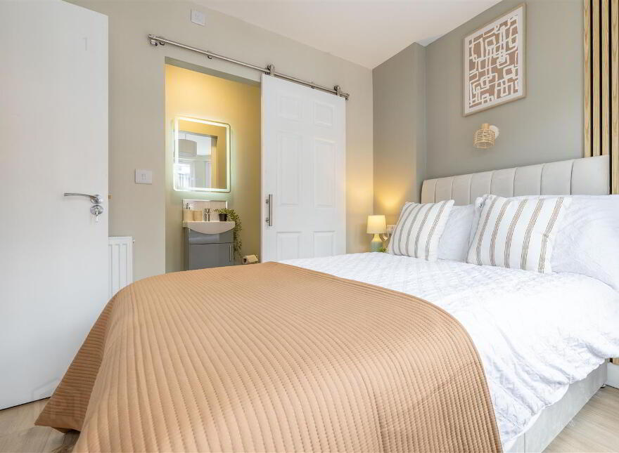 Room 1, 28 Glendower Street, Belfast, BT6 8PD